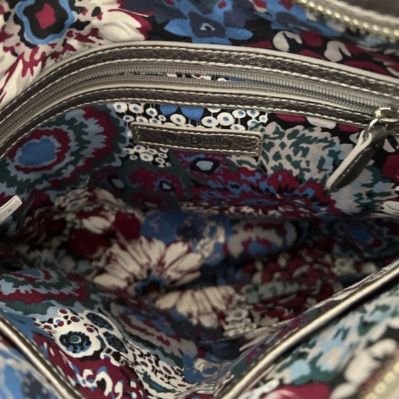 Vera Bradley rare leather crossbody quilted in Caspian Sea design bag/pu… - Picture 2 of 7